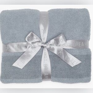 NWT Barefoot Dreams Cozy Chic Block Blanket